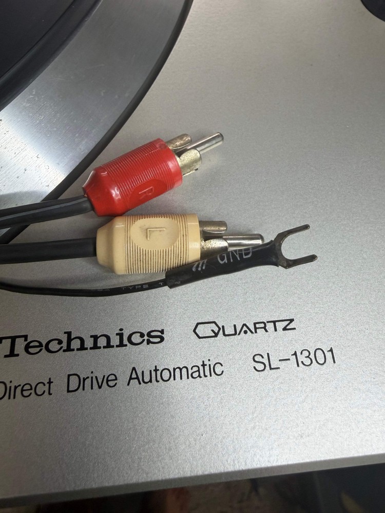 Technics SL-1301 Quartz Turntable – Serviced (DeoxIT), Fully Auto, Tested, Clean