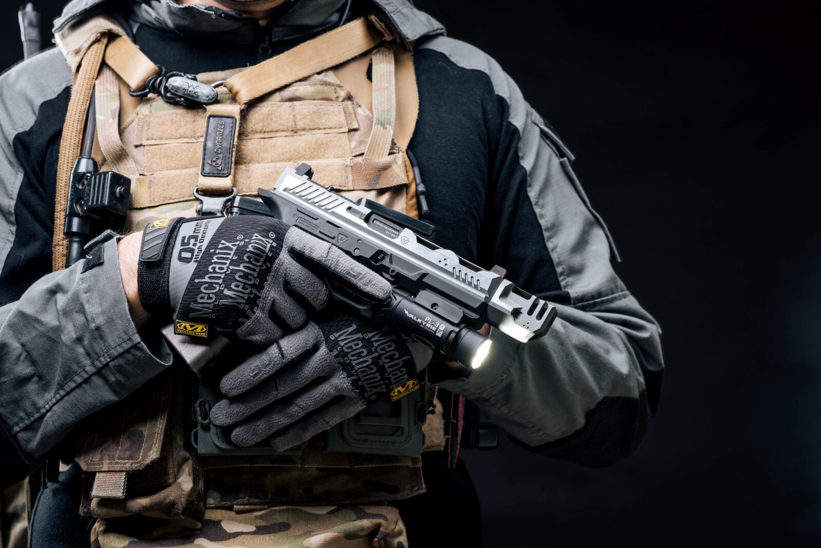 Olight PL-3R Valkyrie Rechargeable Rail Mounted Tactical Light, Black, 1500 Lume