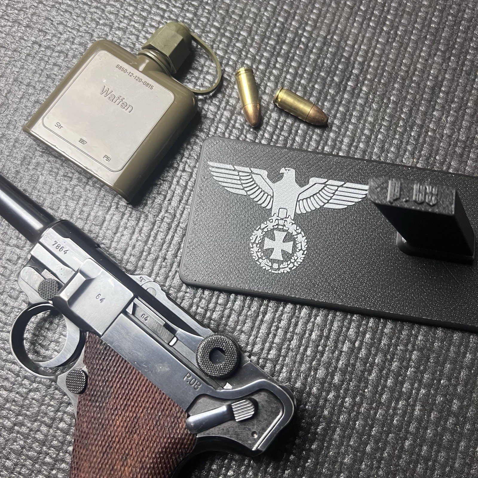 Luger P08 Pistol Display Stand Handgun Maintenance Gun Holder WW2 German