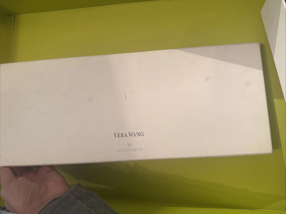 Vera Wang Wedgewood With Love Cake Serving Set