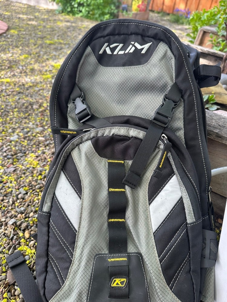 Klim 3L hydration backpack w/ extra 3L reservoir