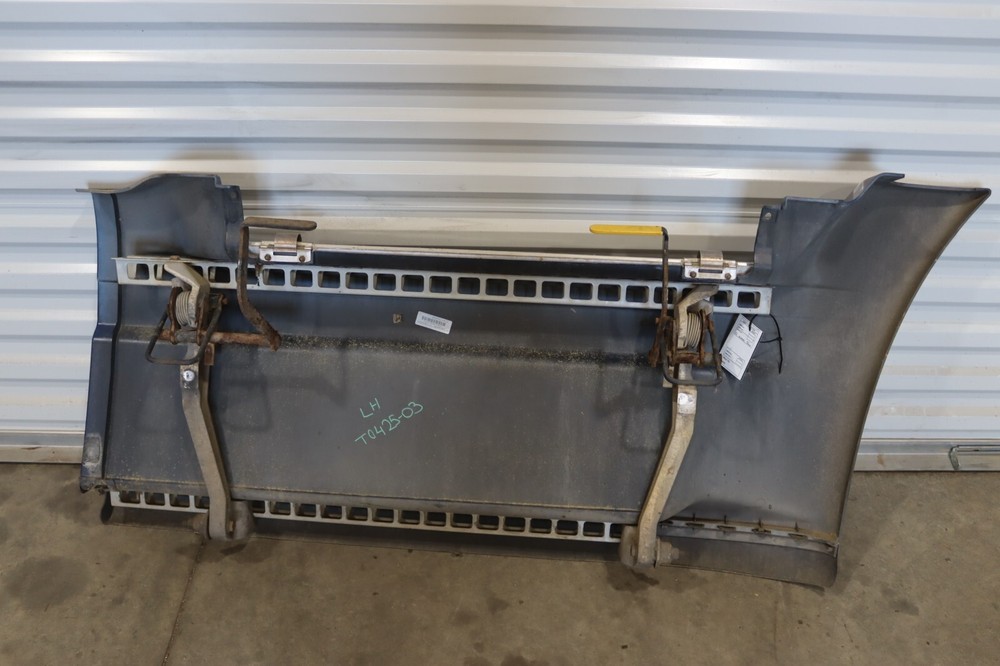 2008-2017 FREIGHTLINER CASCADIA 125 LEFT FORWARD FAIRING STEP FRAME PANEL OEM