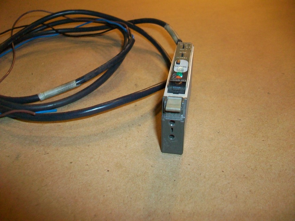 Omron E3X-NT11 Sensor Amplifier USED