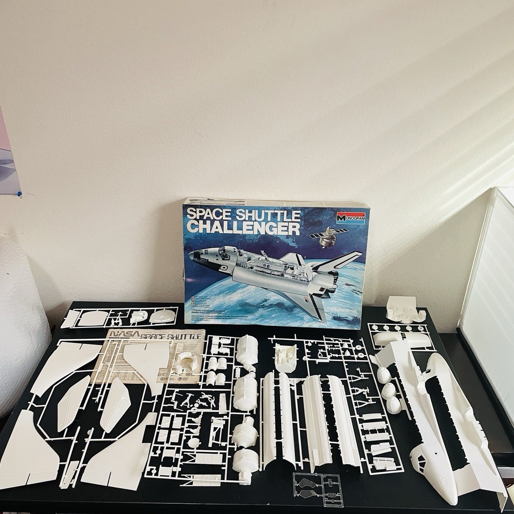 Monogram Space Shuttle Challenger 1/72 Model Kit #5702 One Piece Missing
