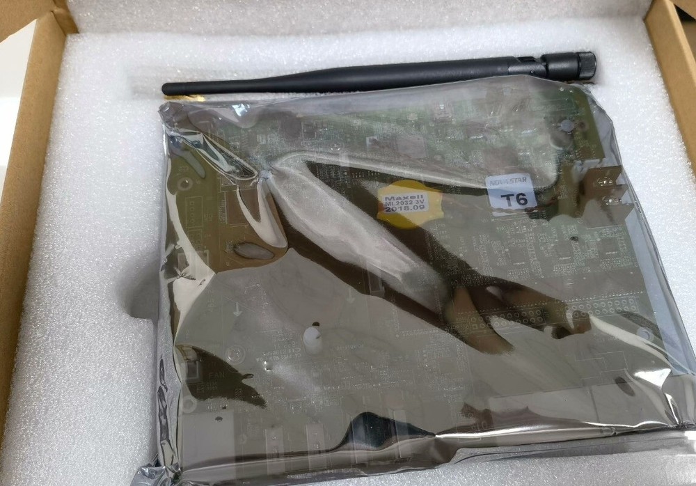 1pcs  NOVASTAR T6 LED Multimedia Player