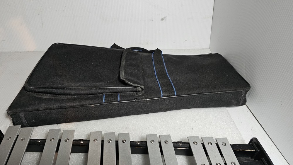 Geniune, Percussion Plus 30 Notes Bell w/ Case And 3 Sticks