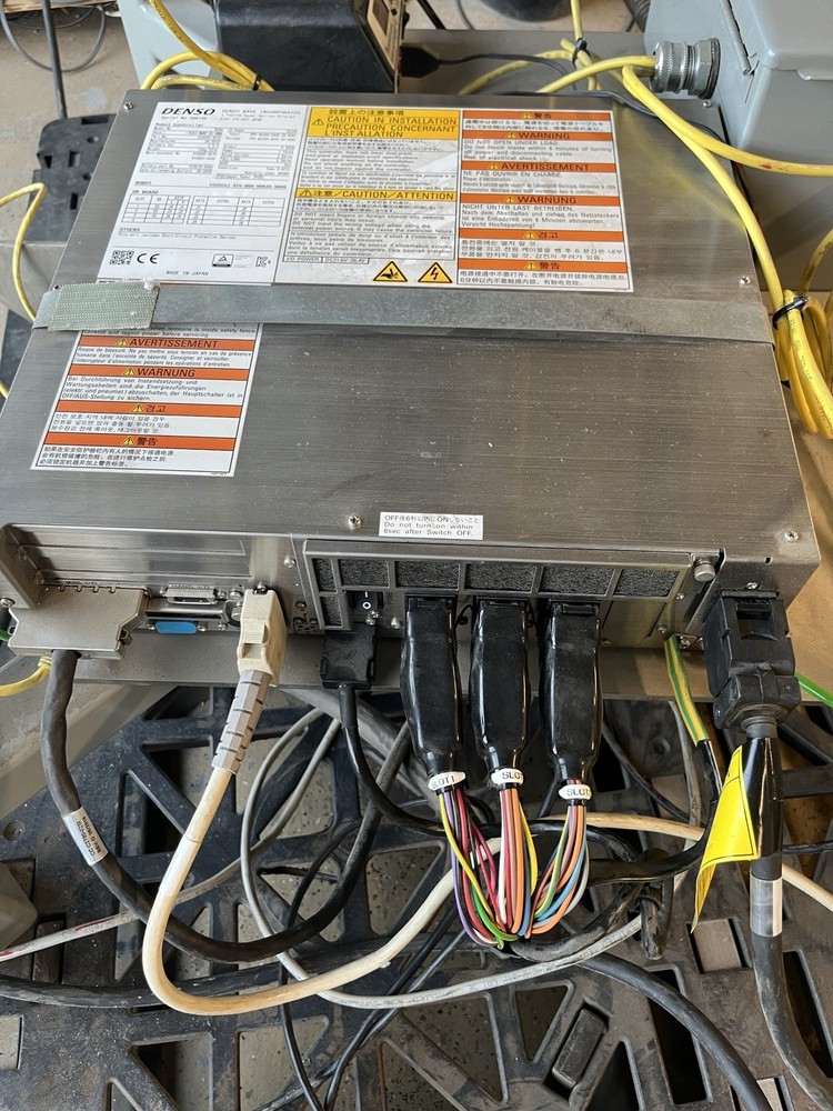 Denso Robot VS060A3 Fully Functional. Includes: Denso Robot Arm and Controller