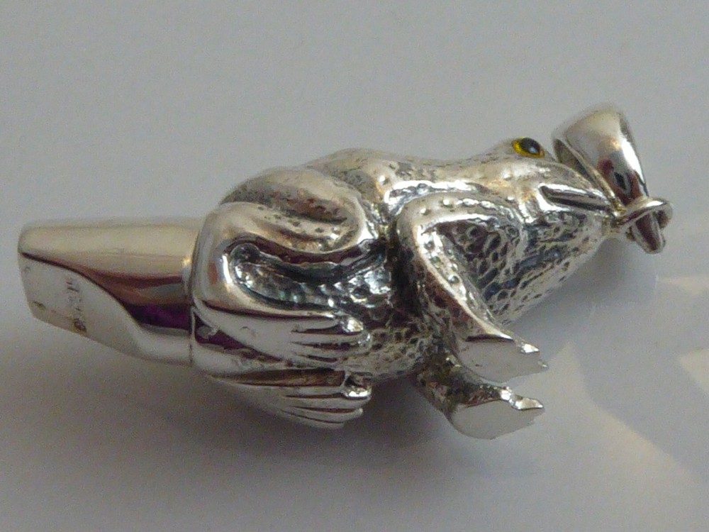 SOLID SILVER NOVELTY FROG WHISTLE