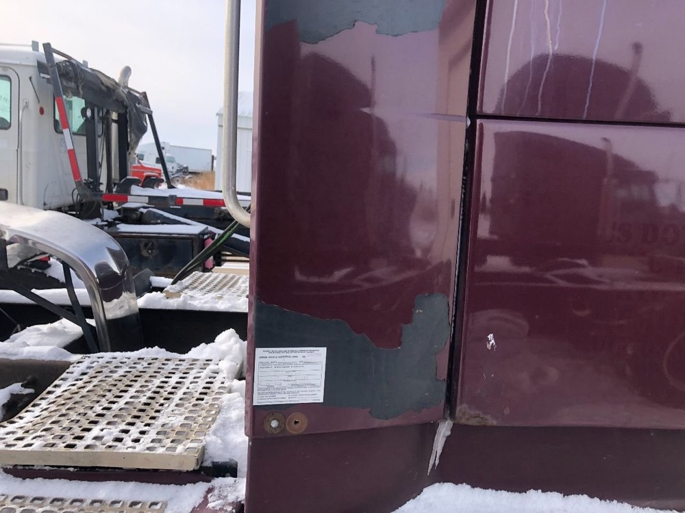 Volvo VNL MAROON Right UPPER AND LOWER Side Fairing/Cab Extender - Used