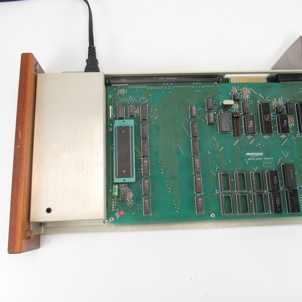 COMPUTER SYSTEM ASSOCIATES CSA MICRO 68000 BASED VINTAGE COMPUTER SYSTEM -ISSUES