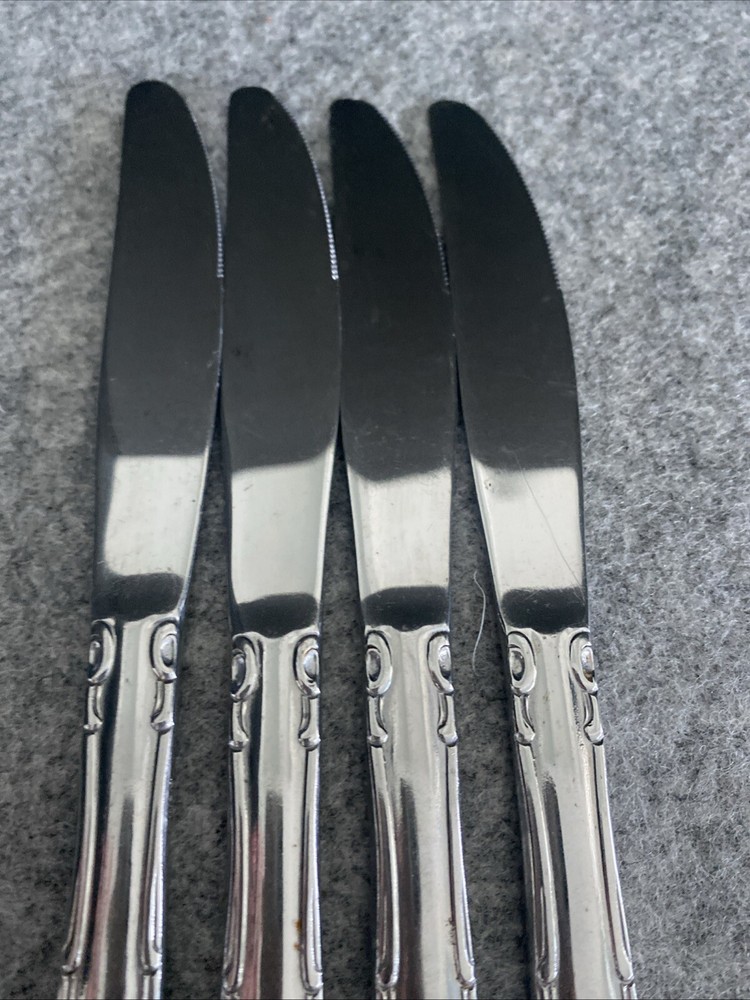 4 TOWLE/SUPREME CUTLERY STAINLESS FLATWARE, "PIERRE" PATTERN, DINNER KNIVES