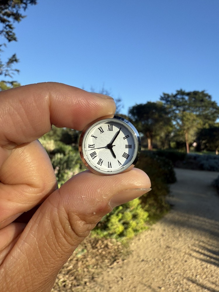 Tiny Miniature Working Quartz Clock 23mm with pre-installed new battery