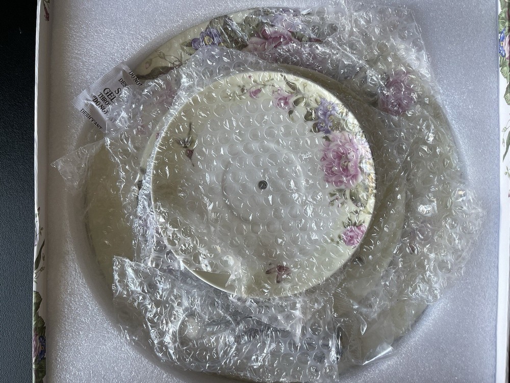 cake stand