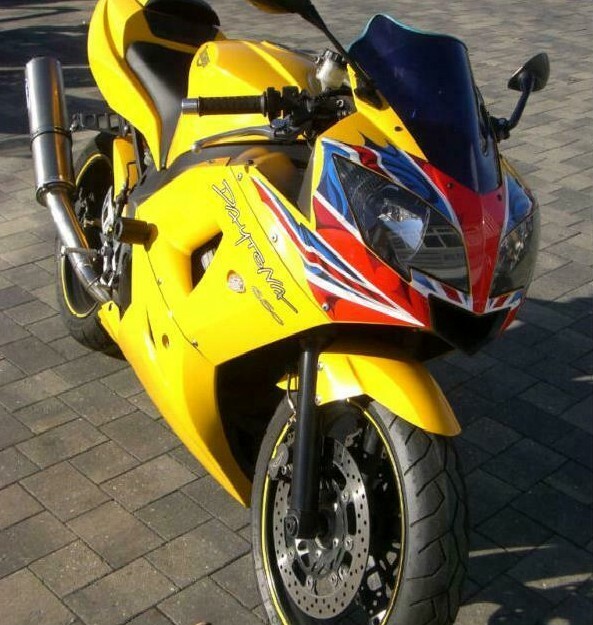TRIUMPH DAYTONA 600 CRASH PROTECTION KIT PUCKS KNOBS ENGINE WHEEL SLIDERS SAVERS