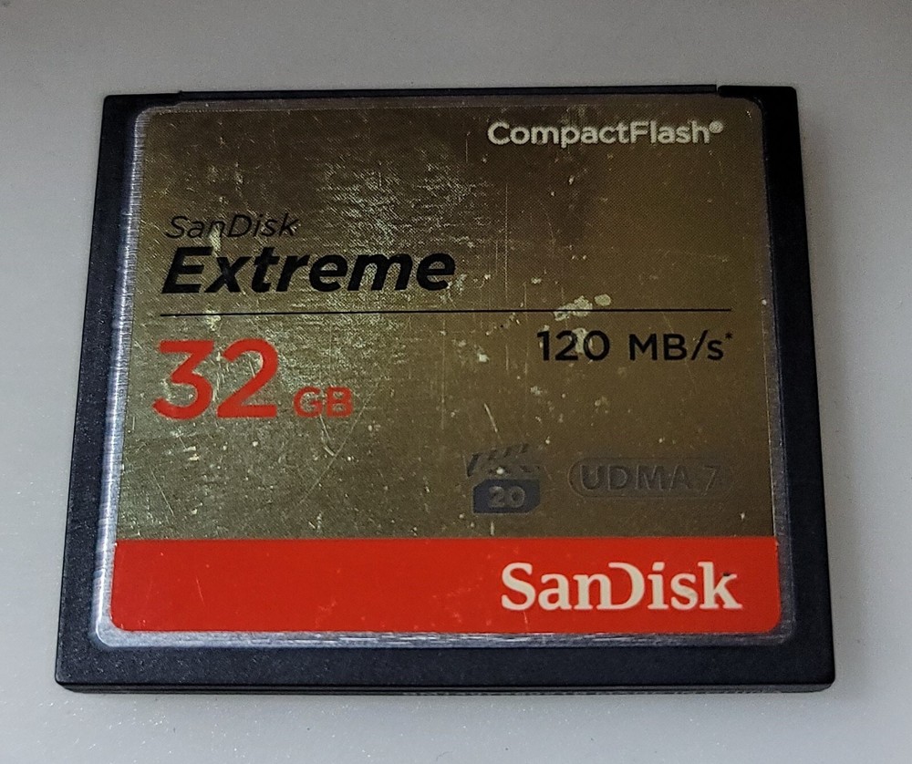 SanDisk Extreme 32GB Compact Flash CF 120MB/s With Case