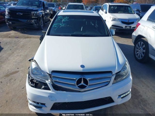 C220 2013 Glove Box 4964459