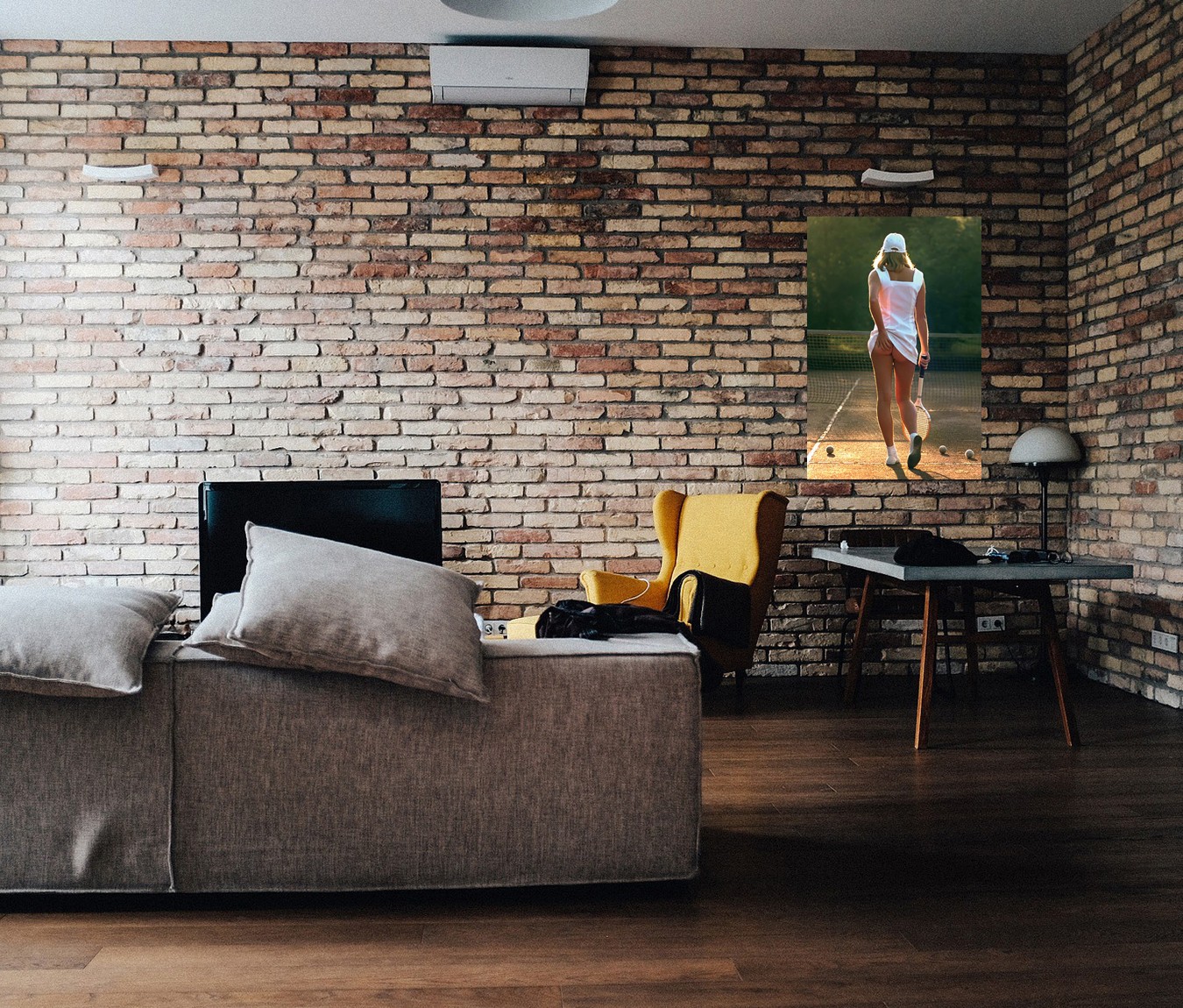 Tennis Girl - Poster (Tennis Girl Scratching Butt) (Size: 24" x 36")