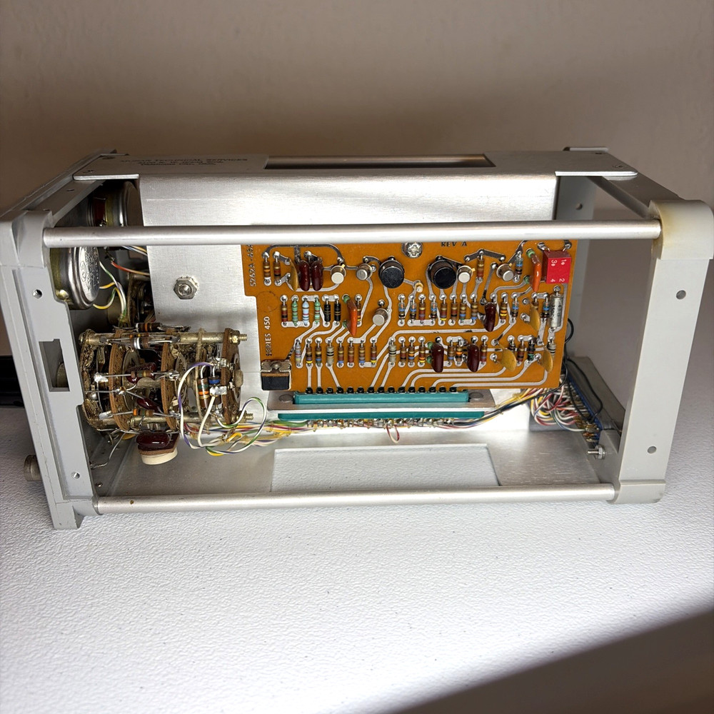 Hewlett-Packard HP Time Interval Unit Model 5262A Lightly Used