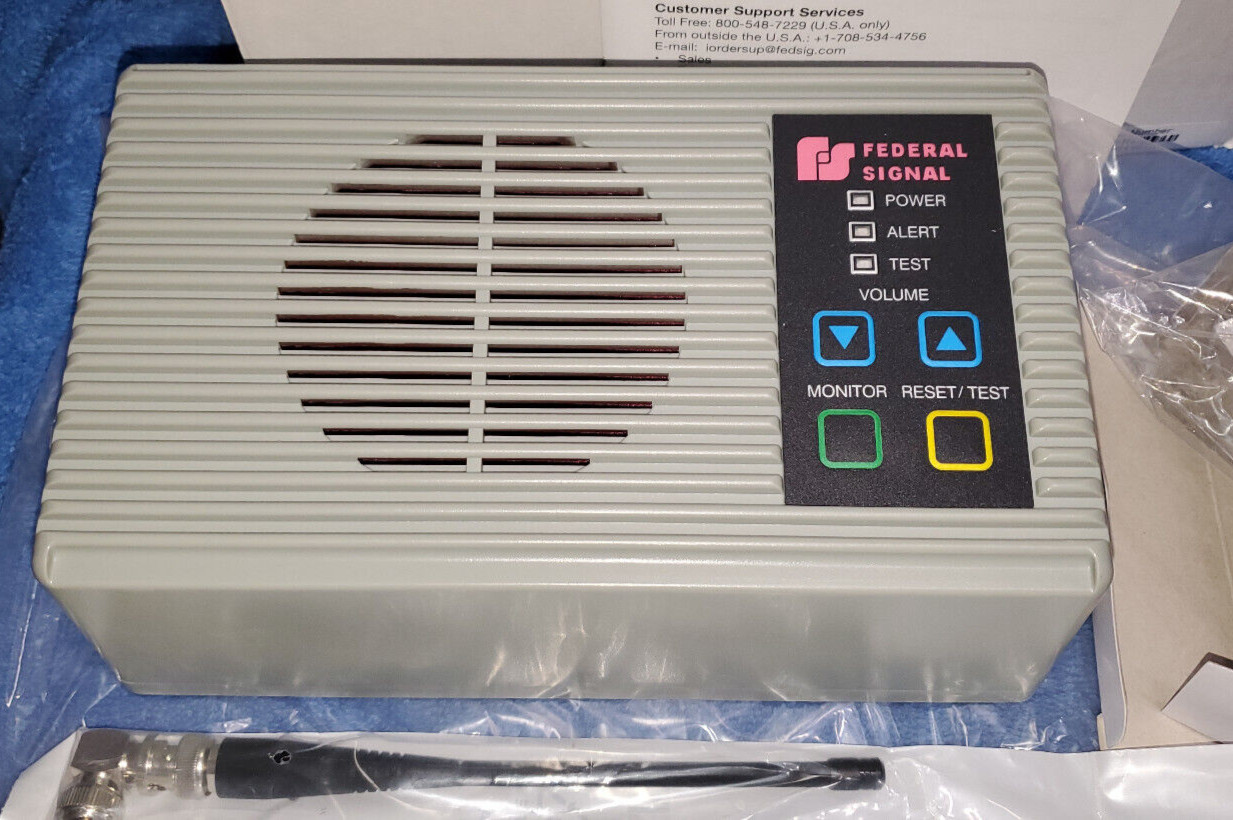 Federal Signal Informer UHF 450-470 MHz DTMF & Tone Alert Radio - GMRS, HAM