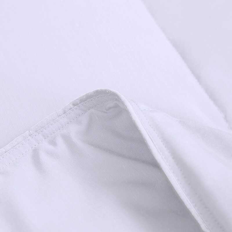 SNOWMAN Ultra Soft Lightweight King Size Goose Feather Down Comforter 100%Cotton