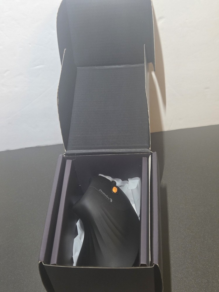ProtoArc EM11 NL Ergonomic Vertical Mouse Wireless Bluetooth USB-C Rechargeable