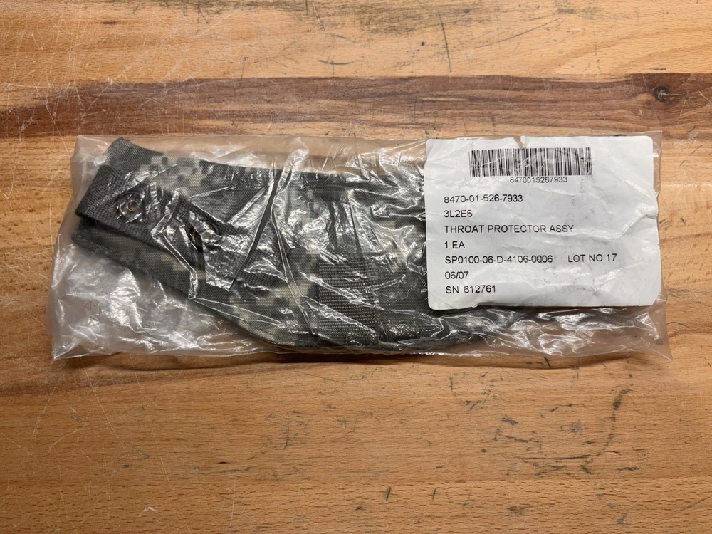 NEW USGI Army ACU Throat Protector Outershell Assembly One Size & Insert