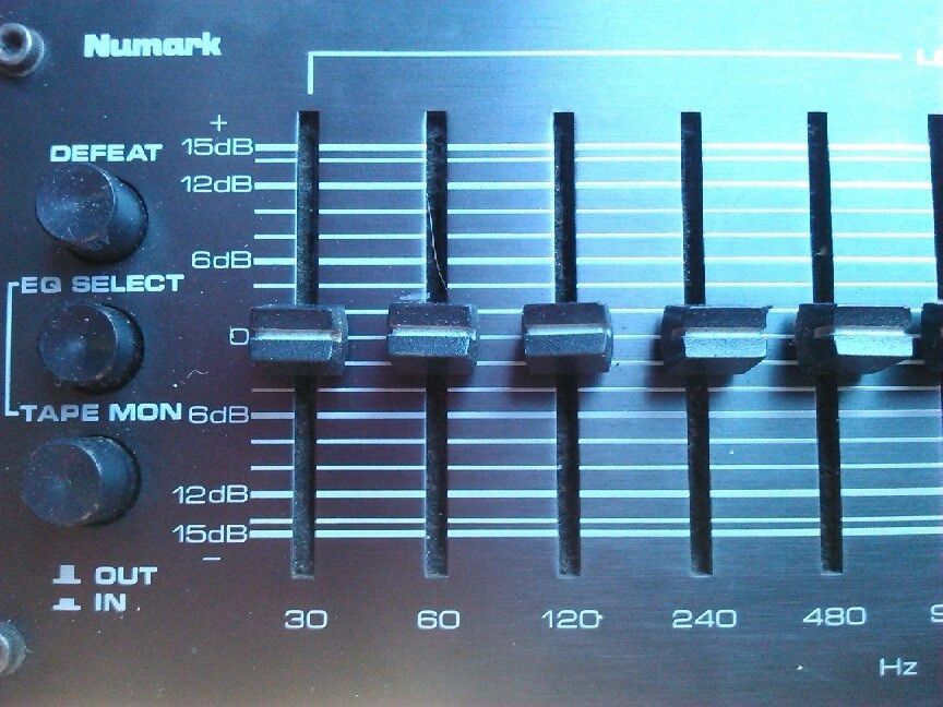 NUMARK STEREO FREQUENCY EQUALIZER MODEL EQ 2400