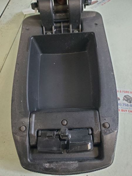 COROLLA 2019 Armrest