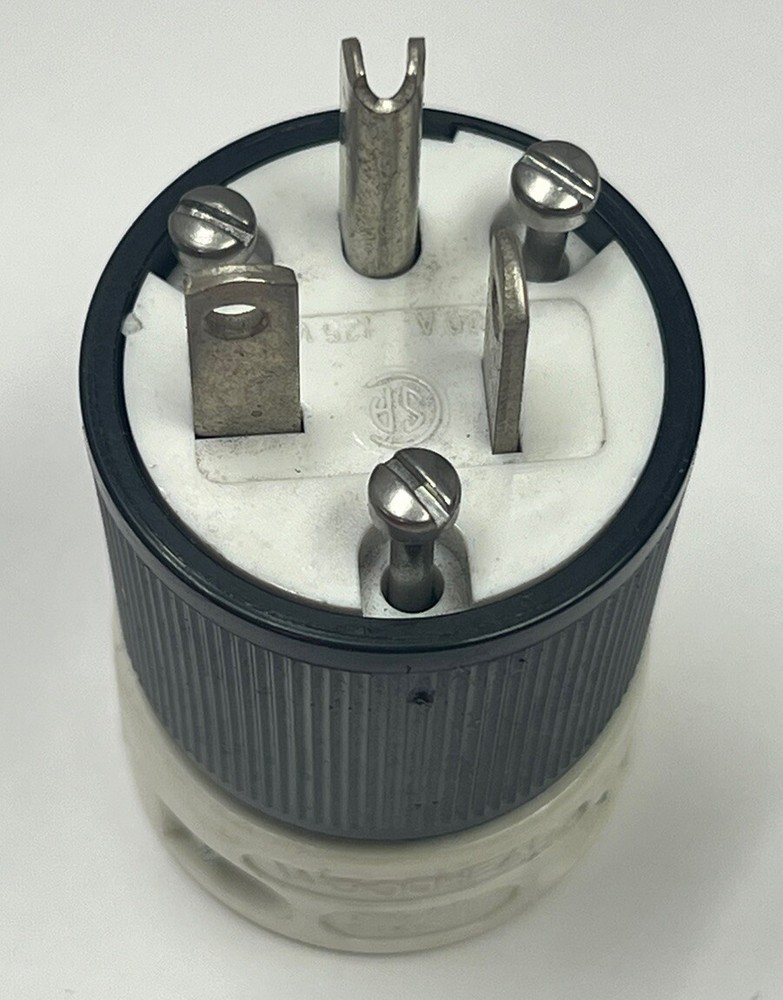 NEW WOODHEAD 3.390.371 PLUG