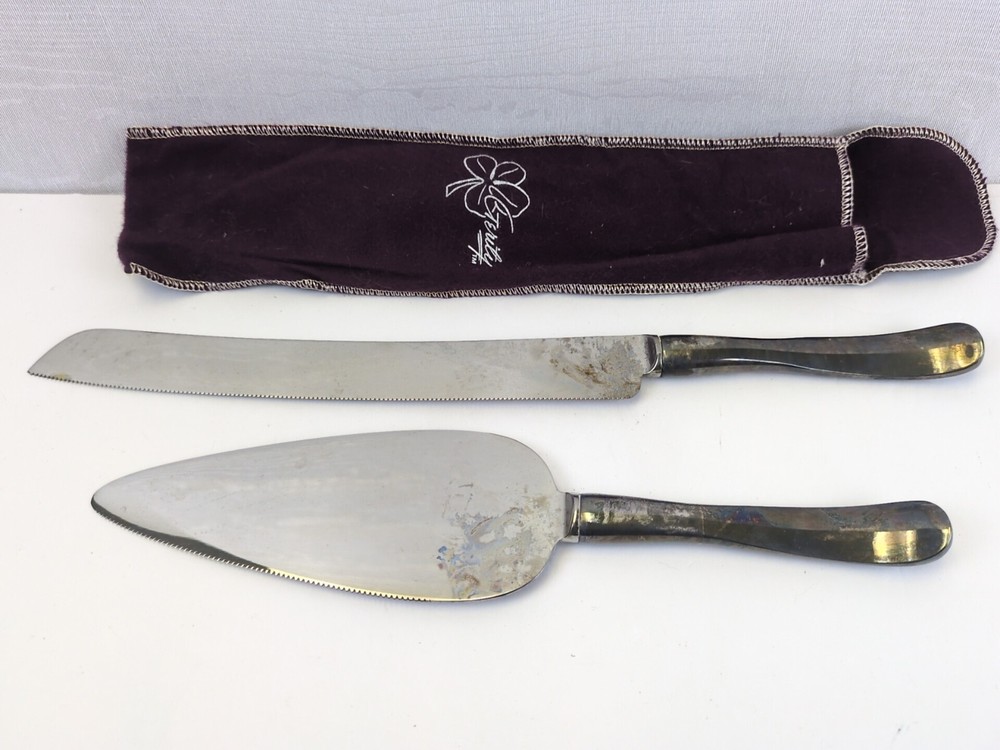Gerity Silver Wedding Cake Knife Set with Cotton Sleeve