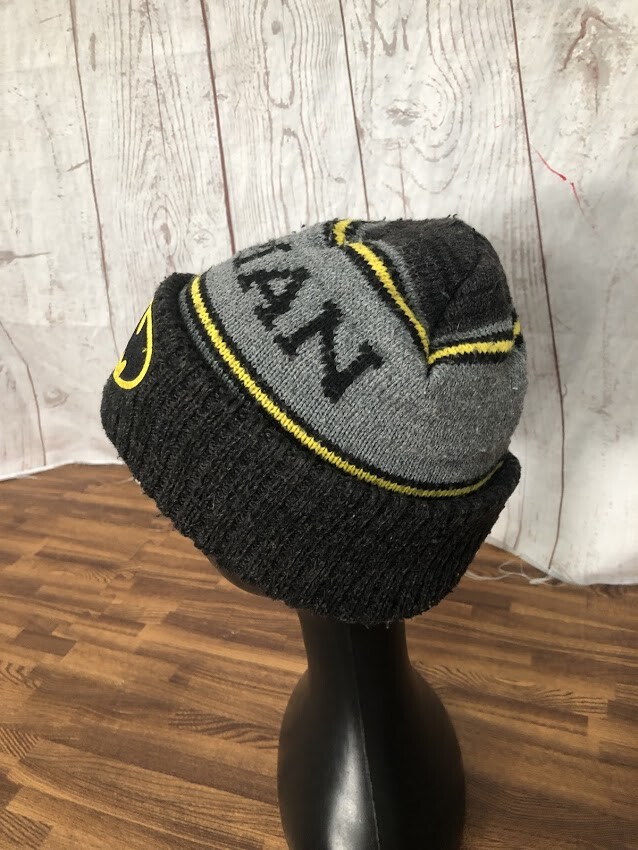 BATMAN DC Comics Gray/Black Beanie Hat Rolled One Size