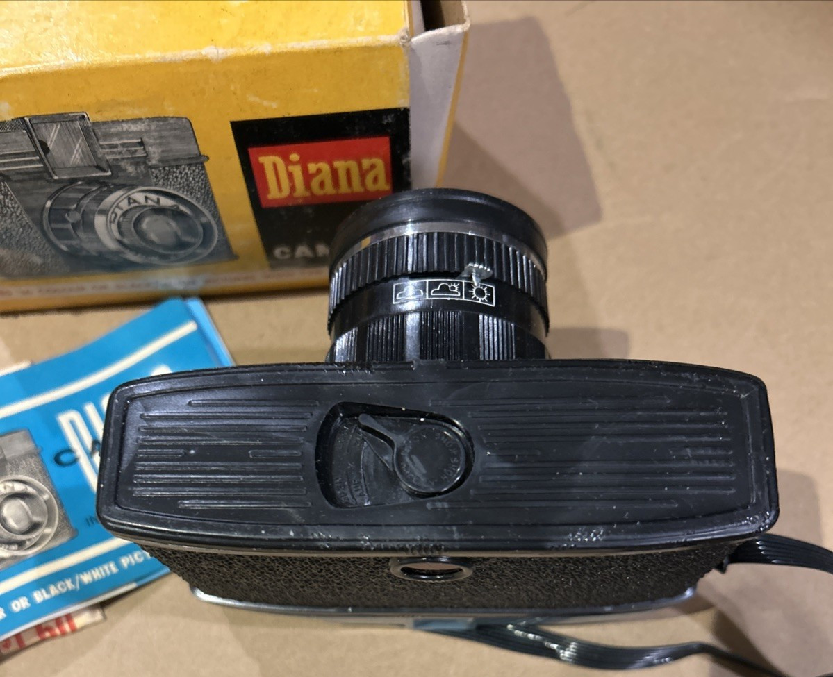 Vintage 1960's Diana Camera No. 151 Black & White Film, Manual Included - BOXED!