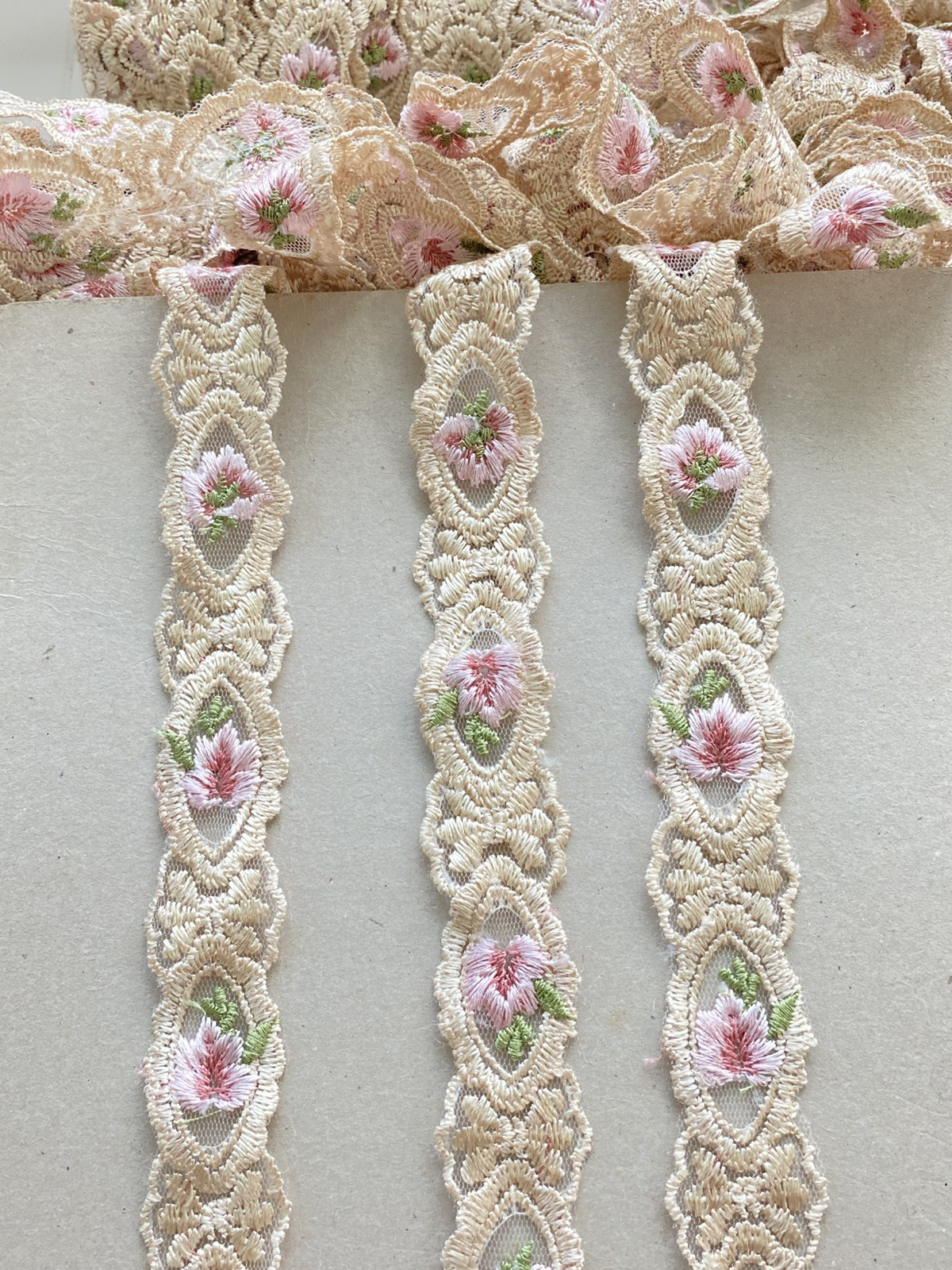 2 Yards Multicolor Floral Embroidered Border Trim/Sewing/Crafts/Bridal/1" Wide