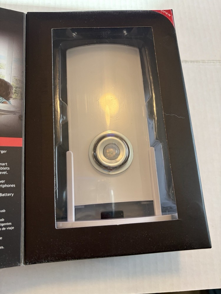 MAX Safety Security Light USB Charger Emergency Flashlight New In Box