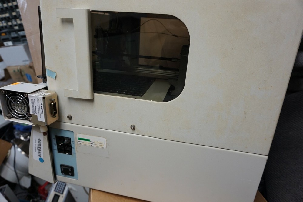 Perkin Elmer Series 200 Autosampler HPLC Auto Sampler LC chromatography