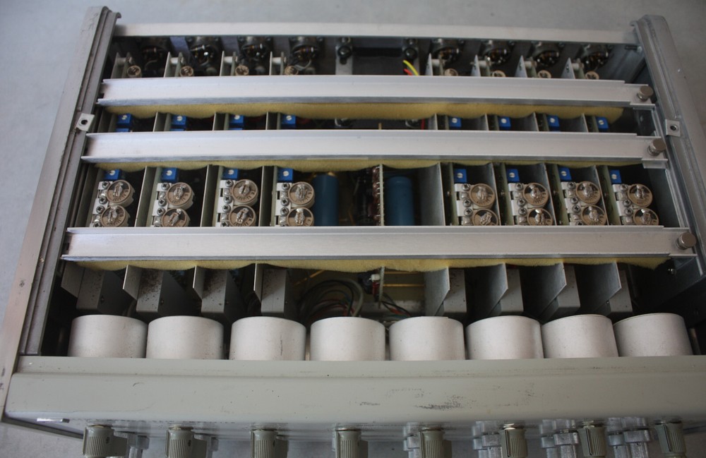 HP 8821A MEDIUM GAIN AMPLIFIER