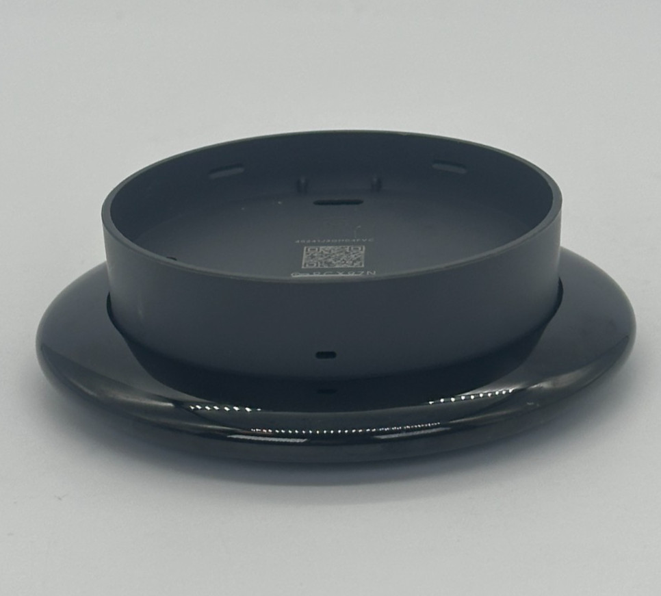 Google Nest Learning Thermostat 4th Gen–Used–Mirror Scratches–Wall Base