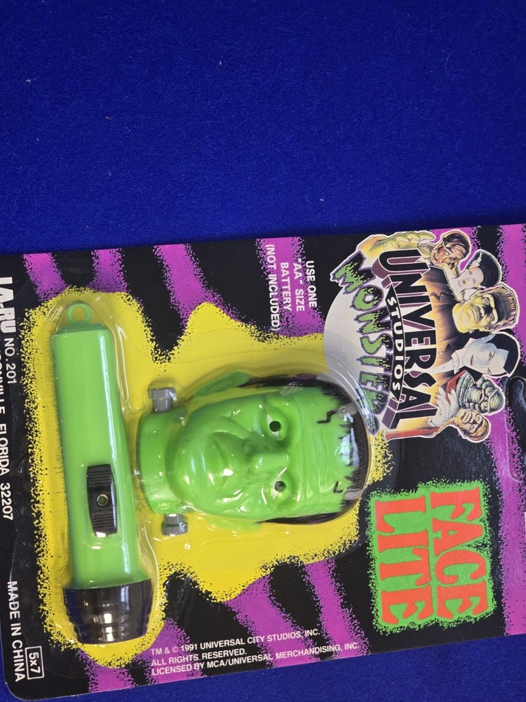 Universal StudioMonsters Flash FACELITES Set Of 2 FRANKENSTEIN DRACULA.PRISTINE