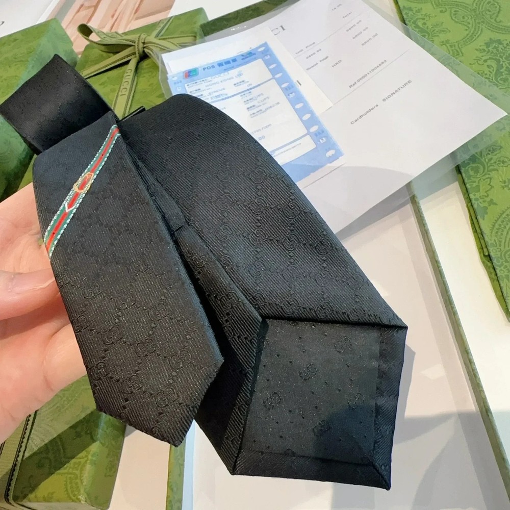 Gucci Tie Mens 100% Silk Black GG interlocking pattern logo Full Packaging