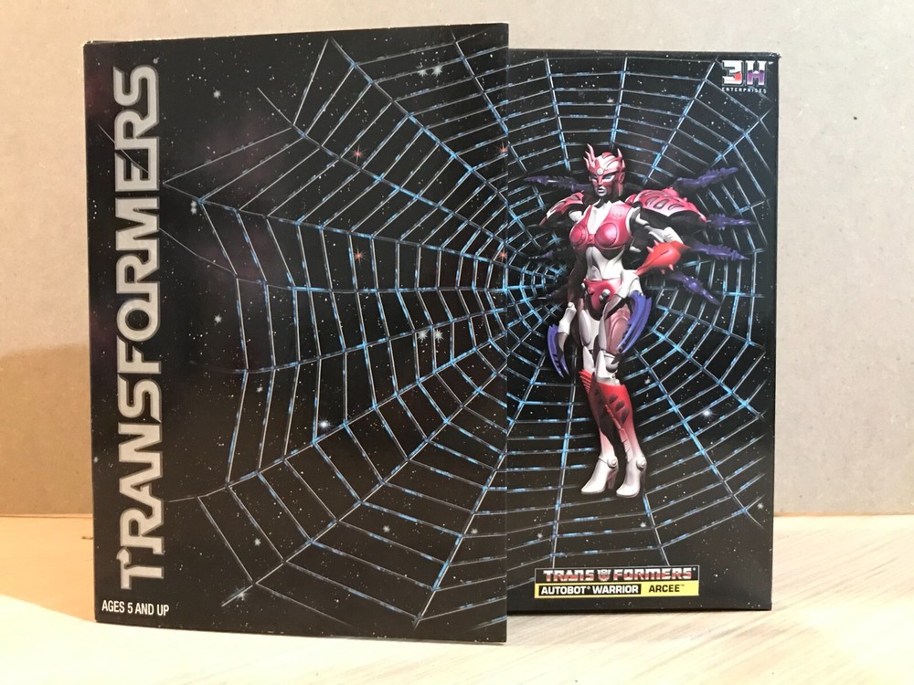 Transformers  Botcon 2001 Exclusive Autobot Arcee