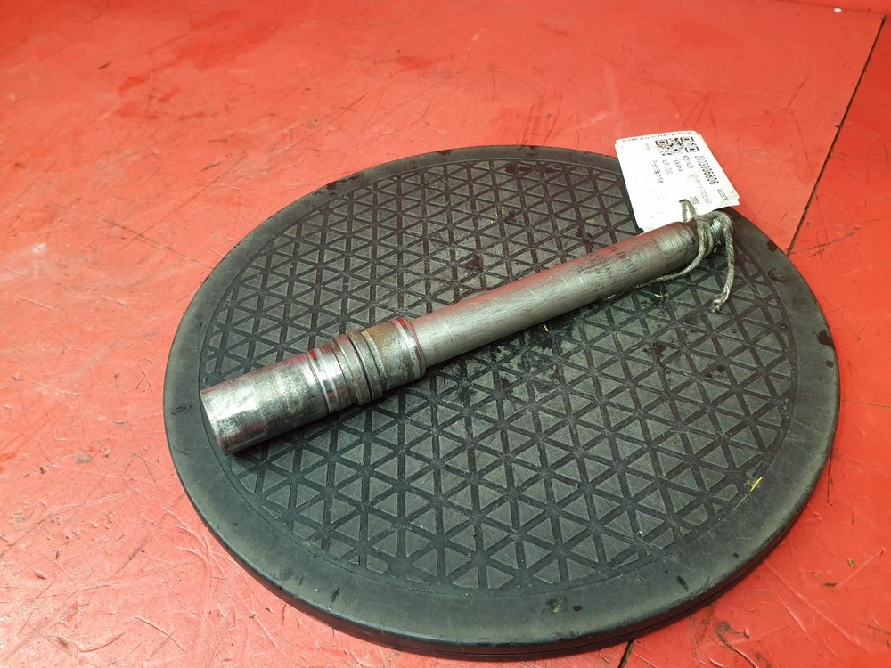 YAMAHA XJR 1300 2009 FRONT SPINDLE