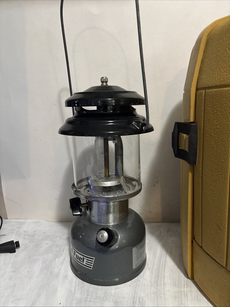 Coleman Lantern 220H Double Mantle Lantern in Yellow Clamshell Case UNTESTED