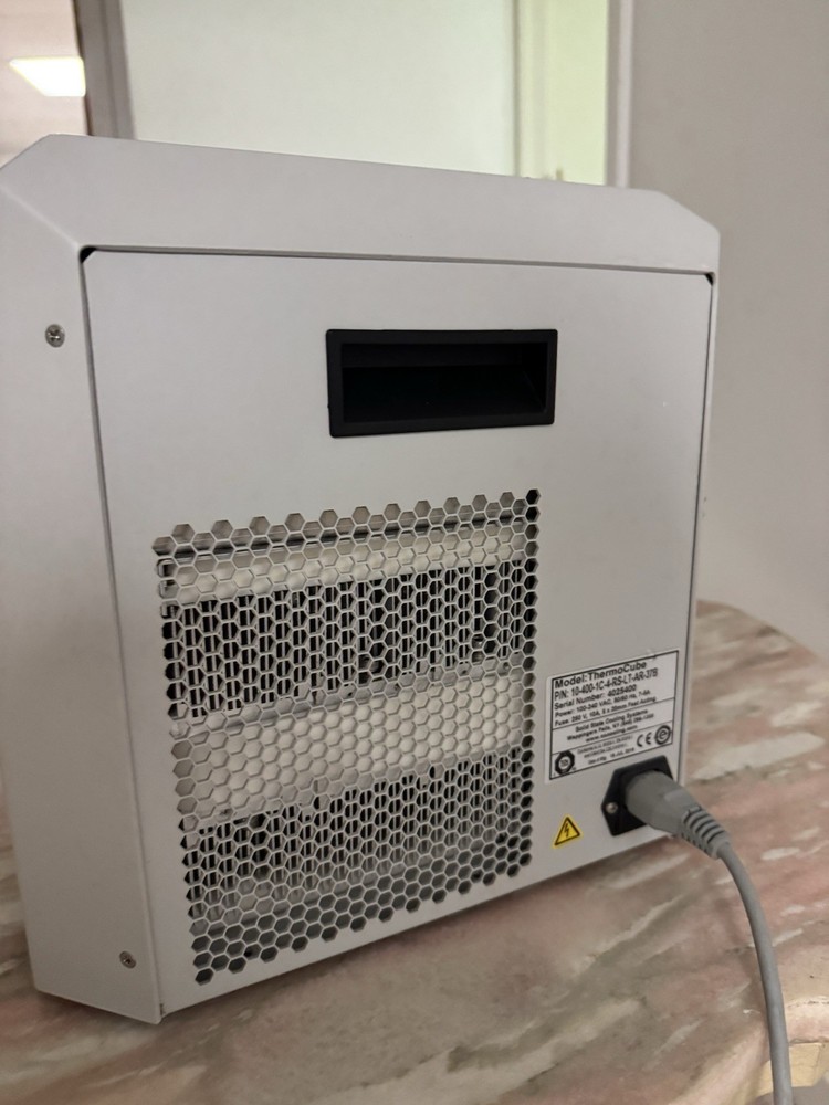 Thermo Cube Solid State Cooling System/Chiller 10-400-1C-4-RS-LT-AR-37B Tested
