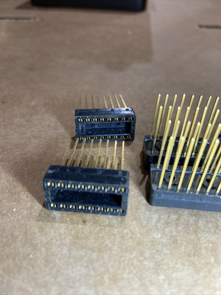 Unmarked Transistor socket Mixed Vintage Dual Inline IC Sockets # M