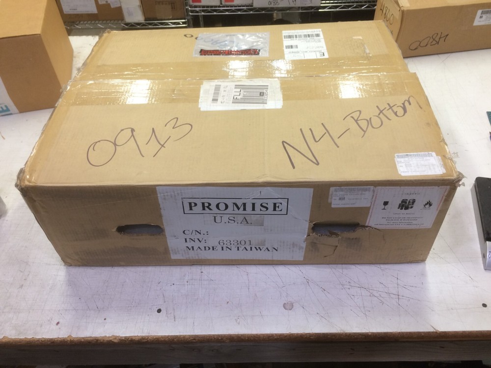 PROMISE TECHNOLOGY VTRAK E310S EMPTY CHASSIS LOCKABLE W KEYS