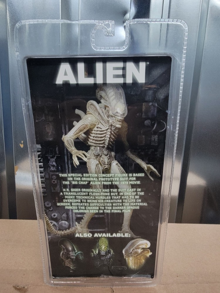 Aliens Xenomorph Translucent Prototype Suit Figure (concept)