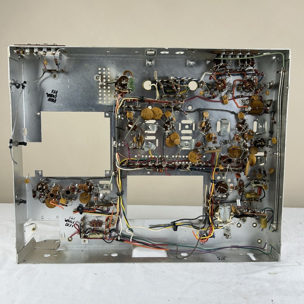 Fisher R-200 Chassis