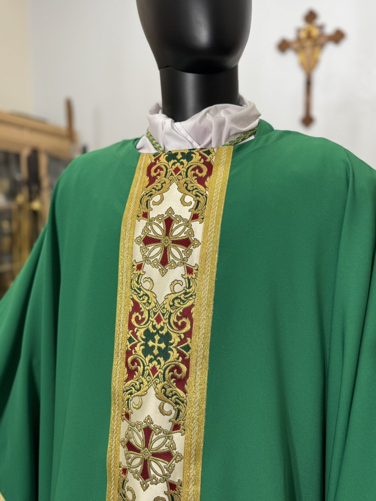GREEN VESTMENT CHASUBLE & STOLE