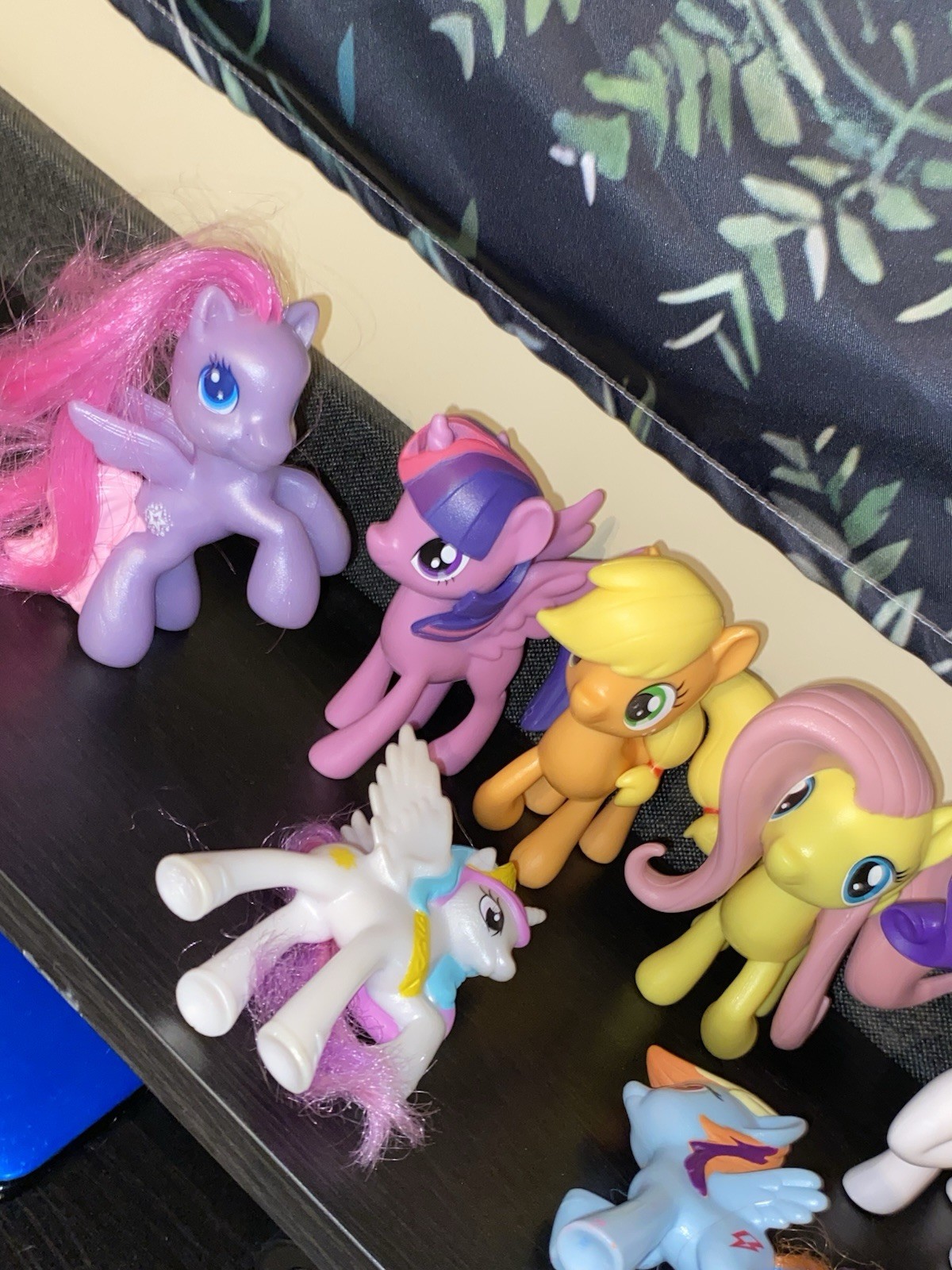 My Little Pony Action Figures Mixed Lot Twilight Sparkle Applejack Fluttershy P…