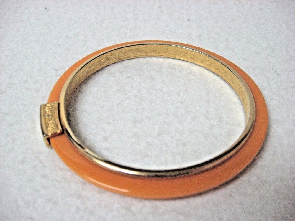 Vintage BAKELITE gold BANGLE bracelet ** TESTED